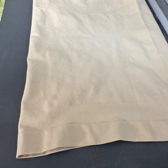 SHAPERMINT Essentials Brand New Scoop Neck Cami - Picture 3 of 9